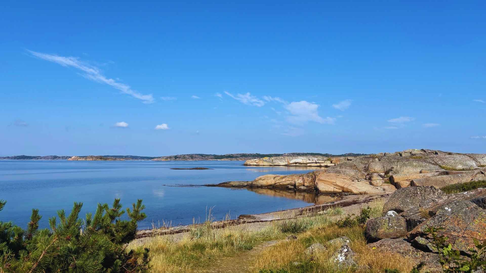 Klippbad på Tjörn i Bohuslän med utsikt över havet nära Apelgården 81